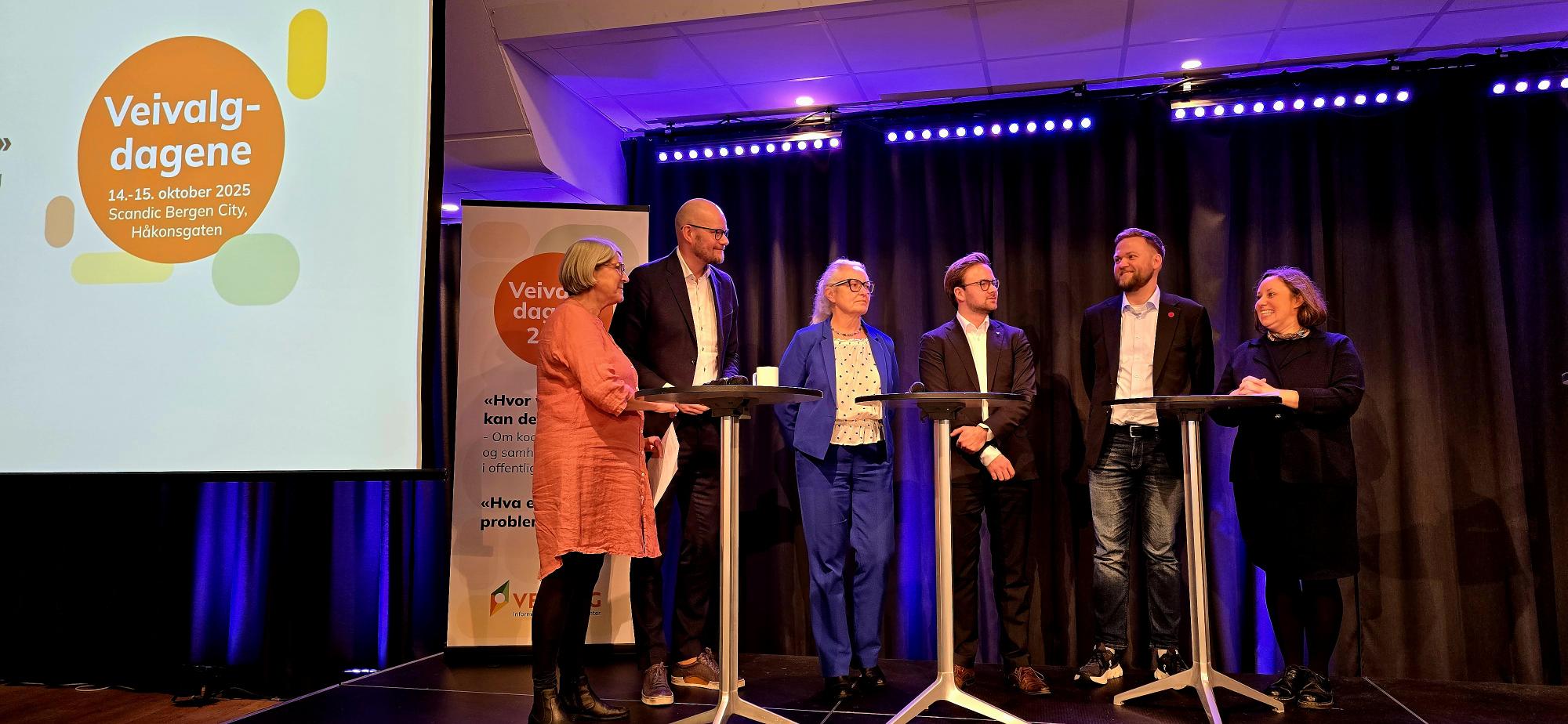 Paneldebatt.jpeg